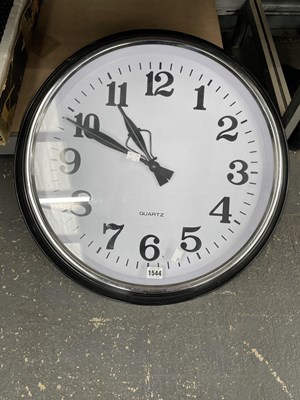 Lot 1544 - A Quartz wall clock