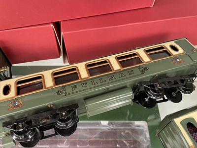 Lot 1596 - Boxed Hornby 0 guage railways: a dining car...
