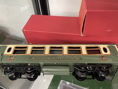 Lot 1596 - Boxed Hornby 0 guage railways: a dining car...