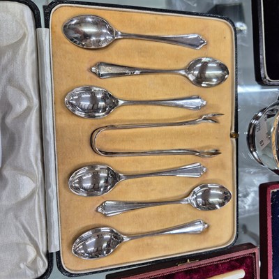 Lot 1073 - Various hallmarked silver tea and coffee spoon...