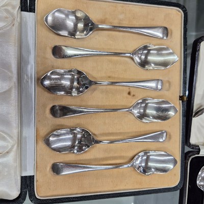 Lot 1073 - Various hallmarked silver tea and coffee spoon...