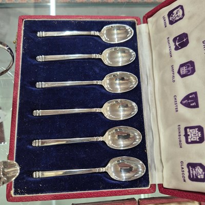Lot 1073 - Various hallmarked silver tea and coffee spoon...