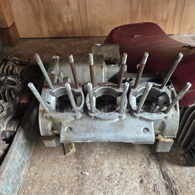 Lot 1424 - A group of Kawasaki and other japanese engines...