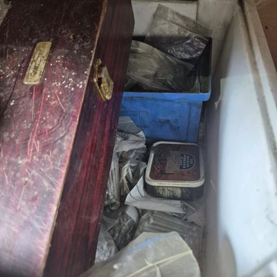 Lot 1432 - A collective lot of various nuts and bolts,...