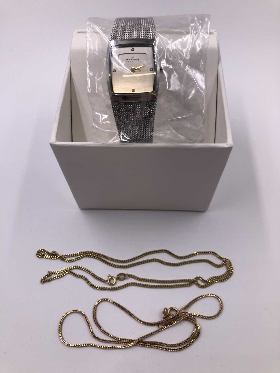 Lot 1014 - Two 9ct hallmarked gold neckchains, gross...