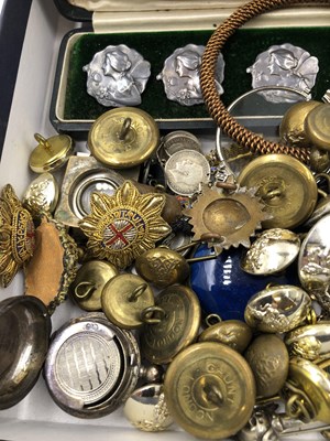 Lot 1033 - A selection of antique and vintage jewellery...