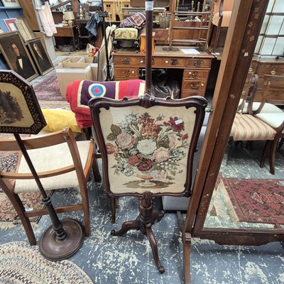 Lot 2237 - A Victorian mahogany pole screen, the...
