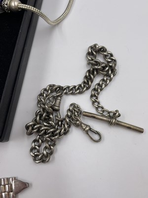 Lot 1058 - Jewellery to include a 9ct hallmarked gold...