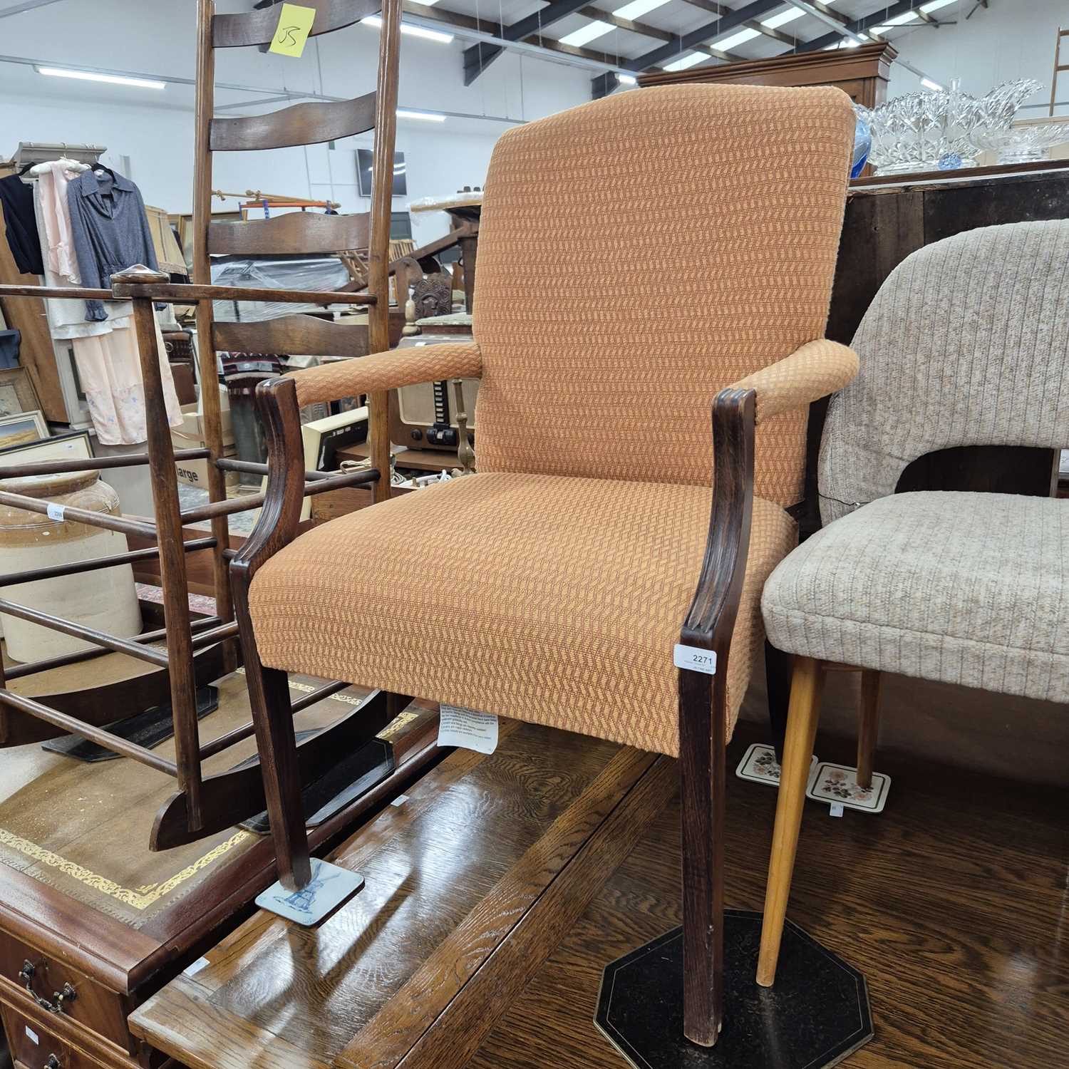 Lot 2271 - A Georgian-style armchair.