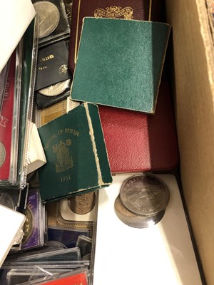 Lot 1081 - A collection of various coins, British coins...
