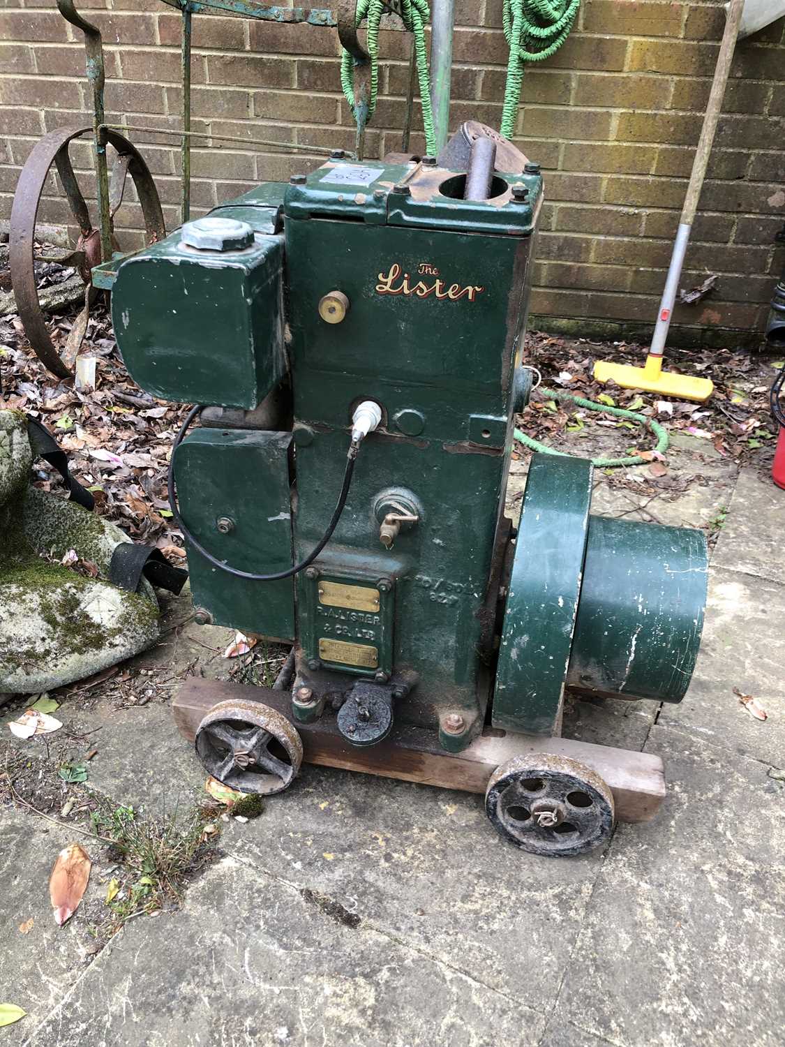 Lot 1251 - Lister D engine.