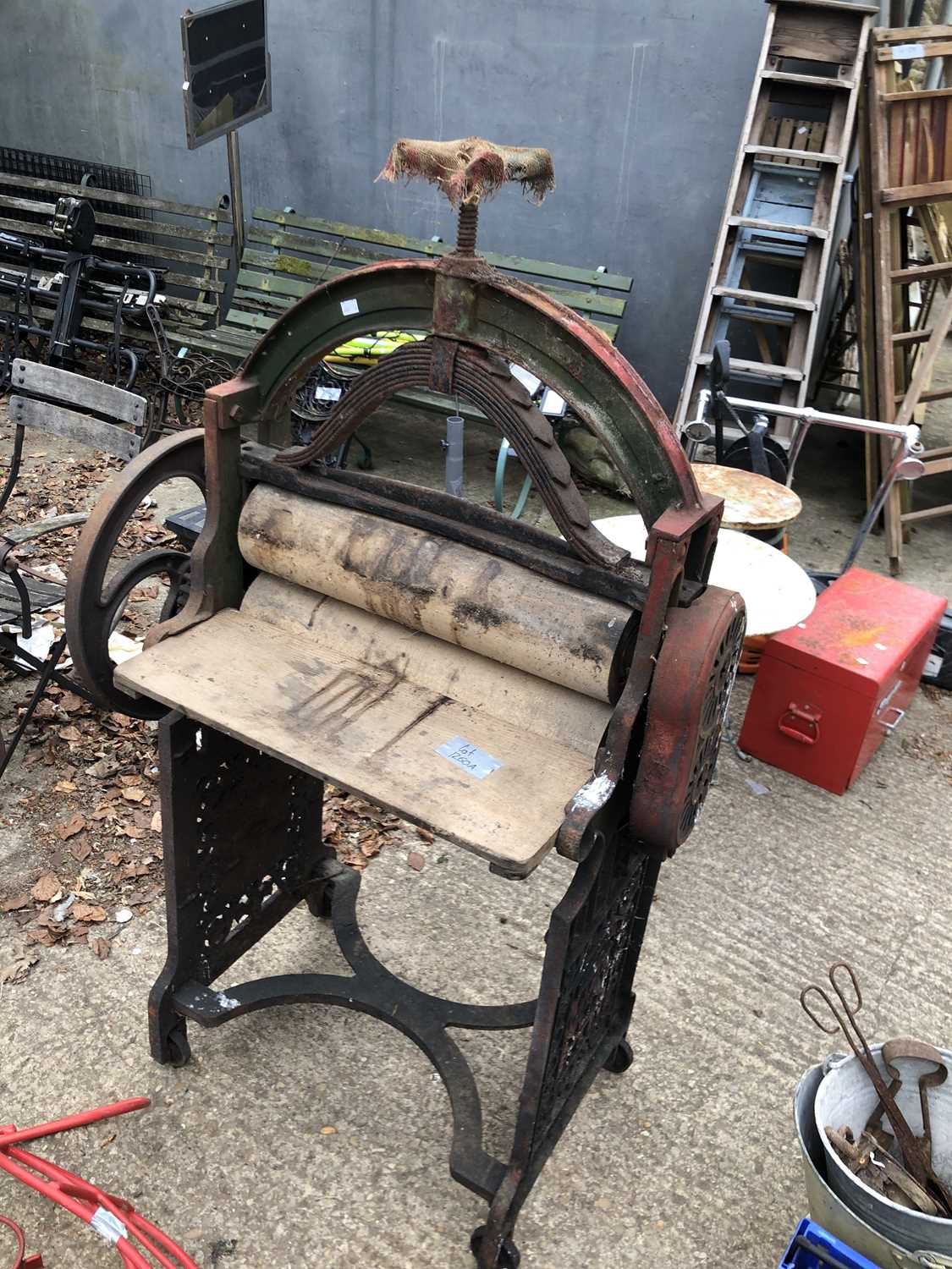 Lot 1260 - A large cast iron mangle.