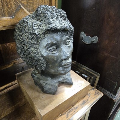 Lot 2820 - A pair of sculpture busts by V. O'Donnell.