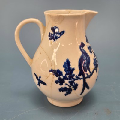 Lot 214 - A Worcester blue and white feather moulded jug...
