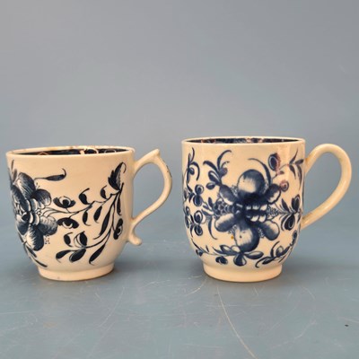 Lot 218 - A Lowestoft blue and white coffee cup and a...