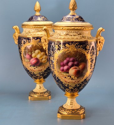 Lot 226 - A pair of early 20th century Coalport covered...