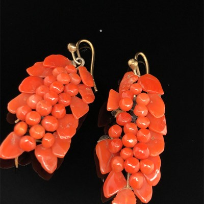 Lot 5 - An antique coral brooch and earring suite in...