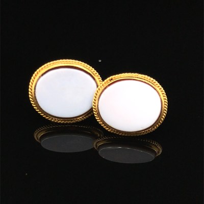 Lot 11 - A pair of vintage sardonyx earrings. Stone...