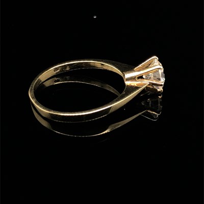 Lot 33 - Diamond solitaire. A 1.13ct estimated round...