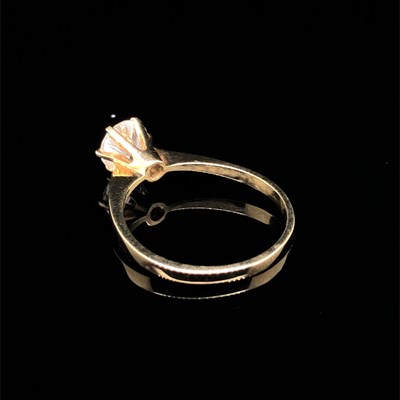 Lot 33 - Diamond solitaire. A 1.13ct estimated round...