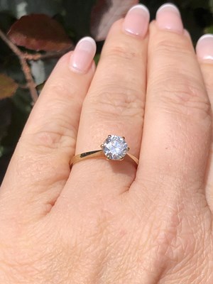 Lot 33 - Diamond solitaire. A 1.13ct estimated round...