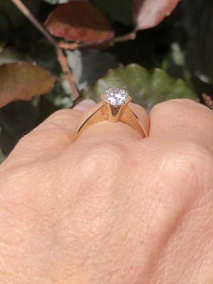 Lot 33 - Diamond solitaire. A 1.13ct estimated round...