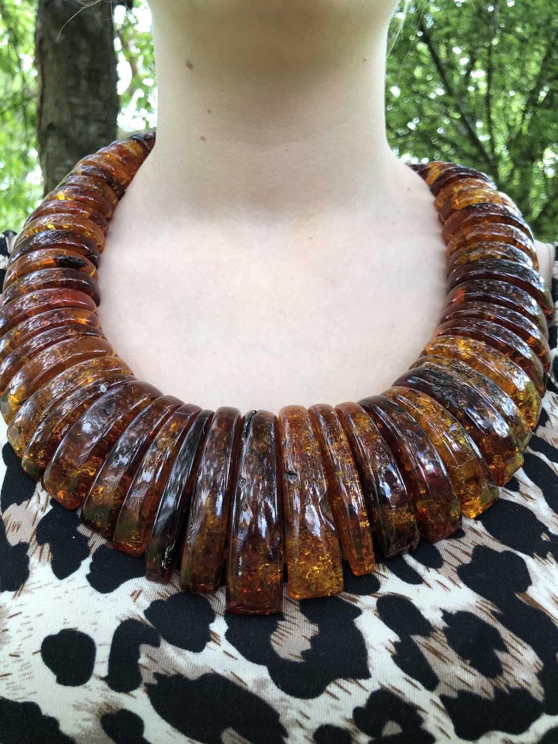 Lot 34 - A large and impressive amber collar necklace,...