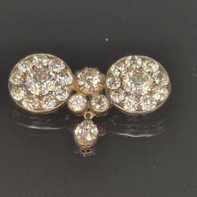 Lot 50 - An antique diamond brooch. The old cut...