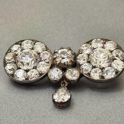 Lot 50 - An antique diamond brooch. The old cut...