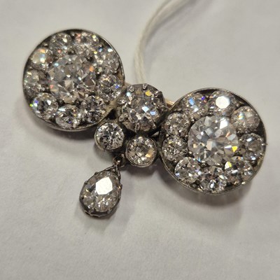 Lot 50 - An antique diamond brooch. The old cut...