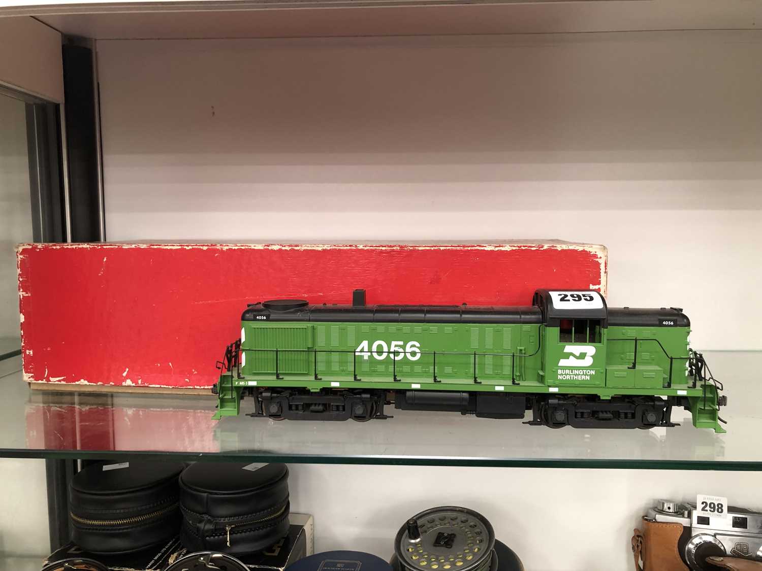 Lot 295 - A boxed 0-gauge electric Burlington Northern...