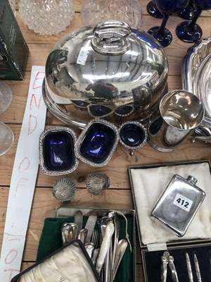 Lot 412 - A hallmarked silver spoon and pusher cased, a...