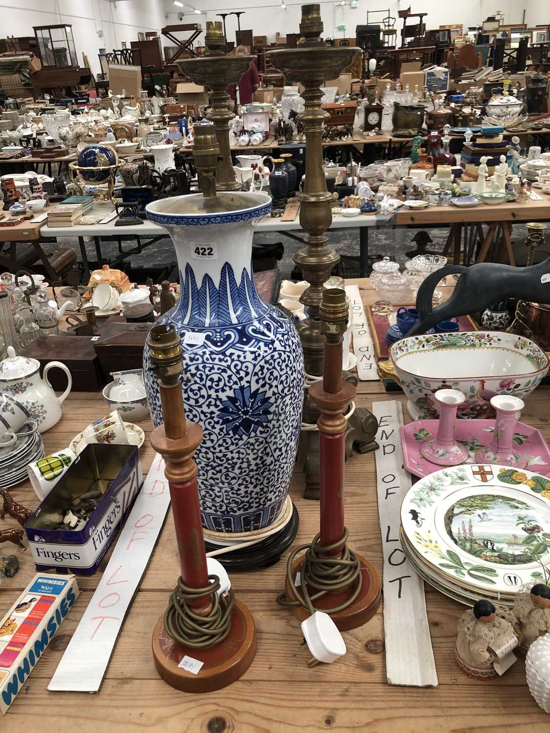 Lot 422 - A vintage blue and white lotus lamp, a...