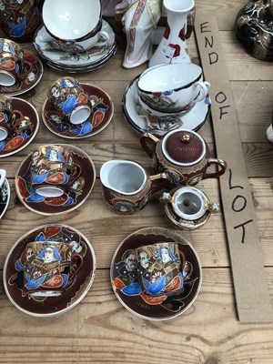 Lot 429 - A Chinese cork diorama, Chinese figures,...