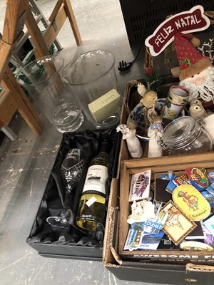 Lot 446 - A large collection of decorative house wares,...