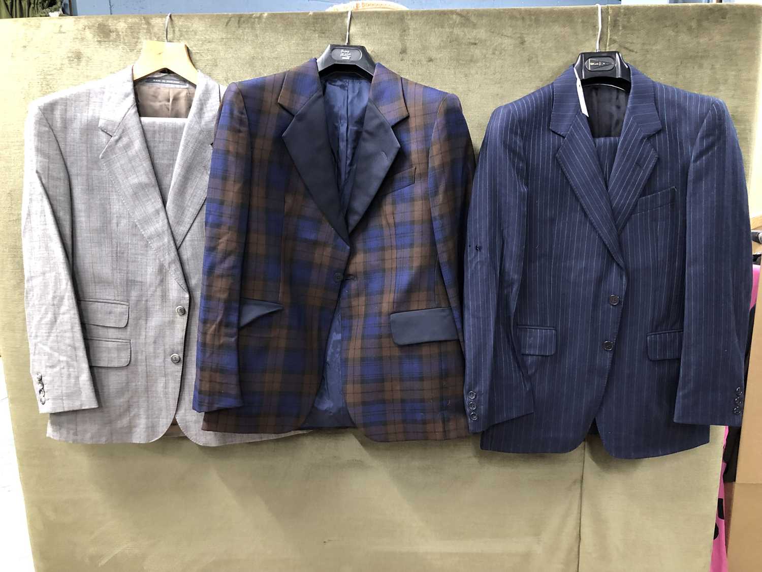 Lot 154 - A grey Pierre Balmain Men's suit (trousers 32S,...