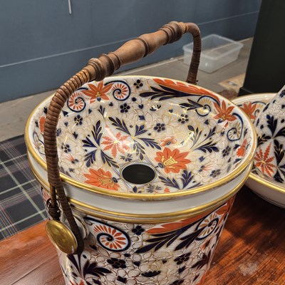 Lot 272 - A 19th century Paris porcelain Imari palette...