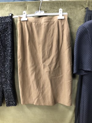 Lot 164 - Jaeger women's clothing - to include a navy...
