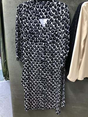 Lot 166 - Jaeger women's clothing to include- a black...