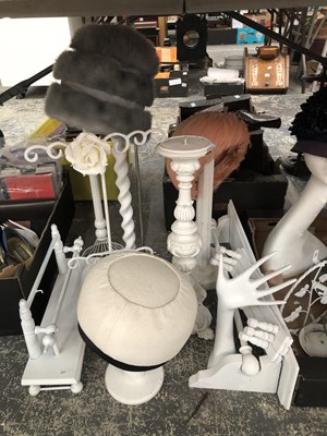 Lot 474 - White bed and bathroom fittings, lady's hats...