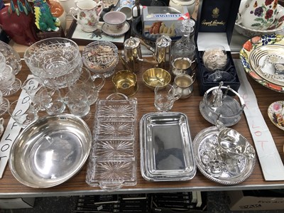 Lot 481 - A silver bowl, electroplate to include a pair...