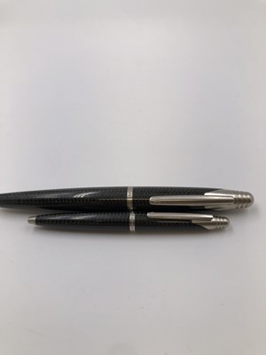 Lot 13 - Pens- An Alfred Dunhill AD 2000 carbon fibre...