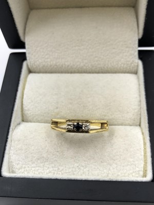 Lot 20 - A vintage 18ct hallmarked gold diamond and...