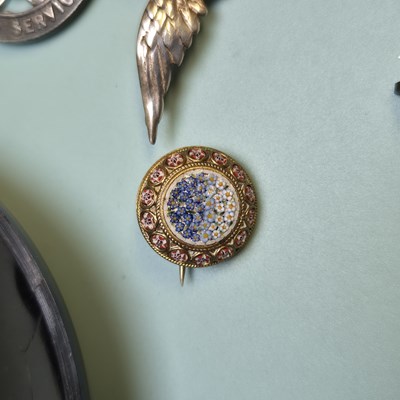 Lot 32 - Jewellery- an unhallmarked silver For King and...