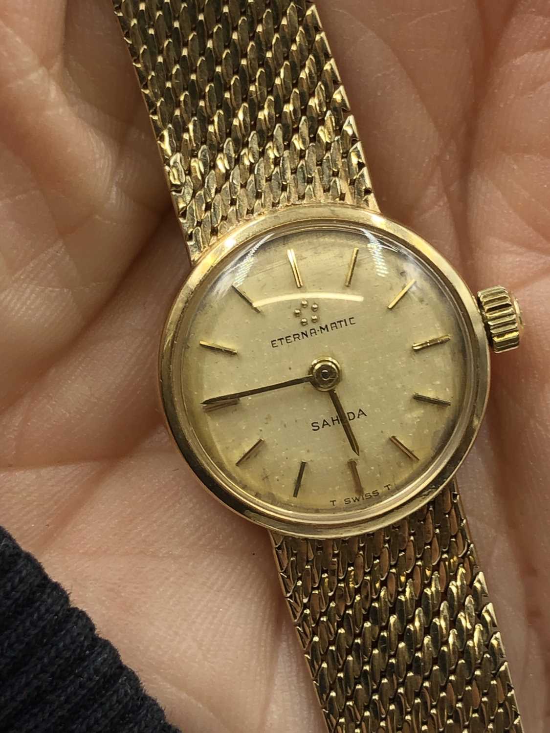 Lot 33 - A 9ct hallmarked gold Eterna.matic Sahida...