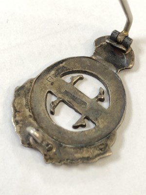 Lot 43 - A pair of vintage cufflinks and a small...