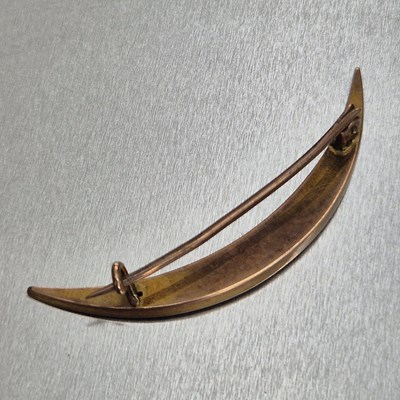 Lot 76 - An antique seed pearl and black enamel...