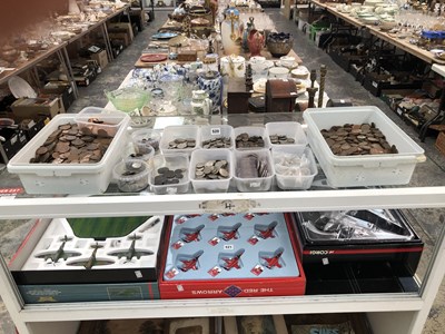 Lot 520 - A collection of British coins, half pennies up...