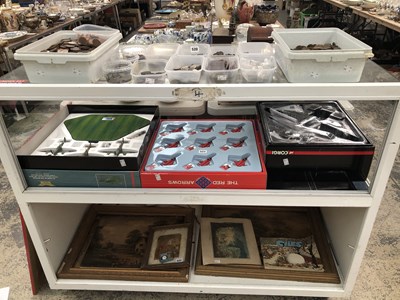 Lot 521 - Boxed sets of Corgi airplanes, The Red Arrows,...