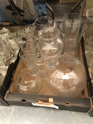 Lot 537 - Glass vases and bowls together with some...